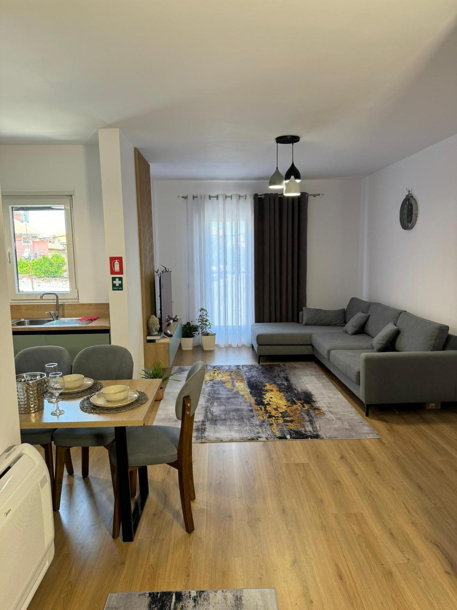 Apartment In City Center Shkodër Екстериор снимка